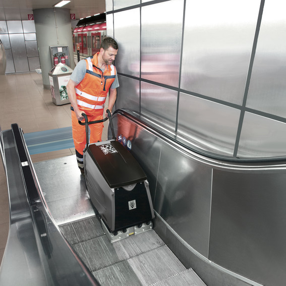 BR_47_35_Esc_train_station_app_1