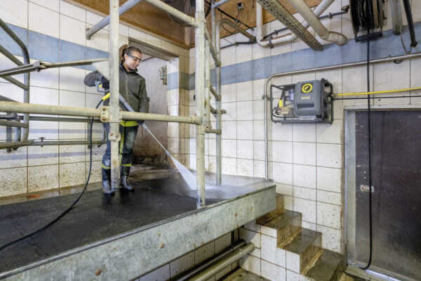 HD_M_ST_Classic_agriculture_milking_parlor_app_03