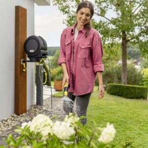 HBX_Automatic_garden_wall_bracket_app_05